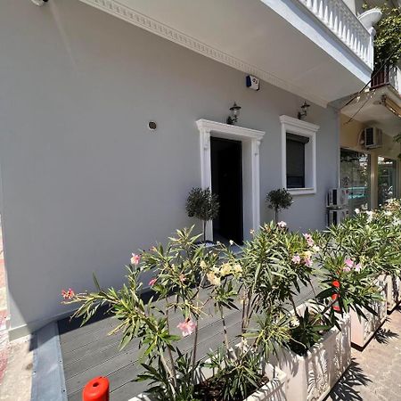 Kontis' Furnished Apartment Loutraki  Eksteriør bilde