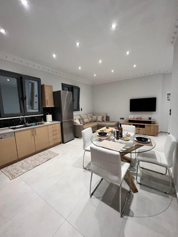 Kontis' Furnished Apartment Loutraki  Eksteriør bilde