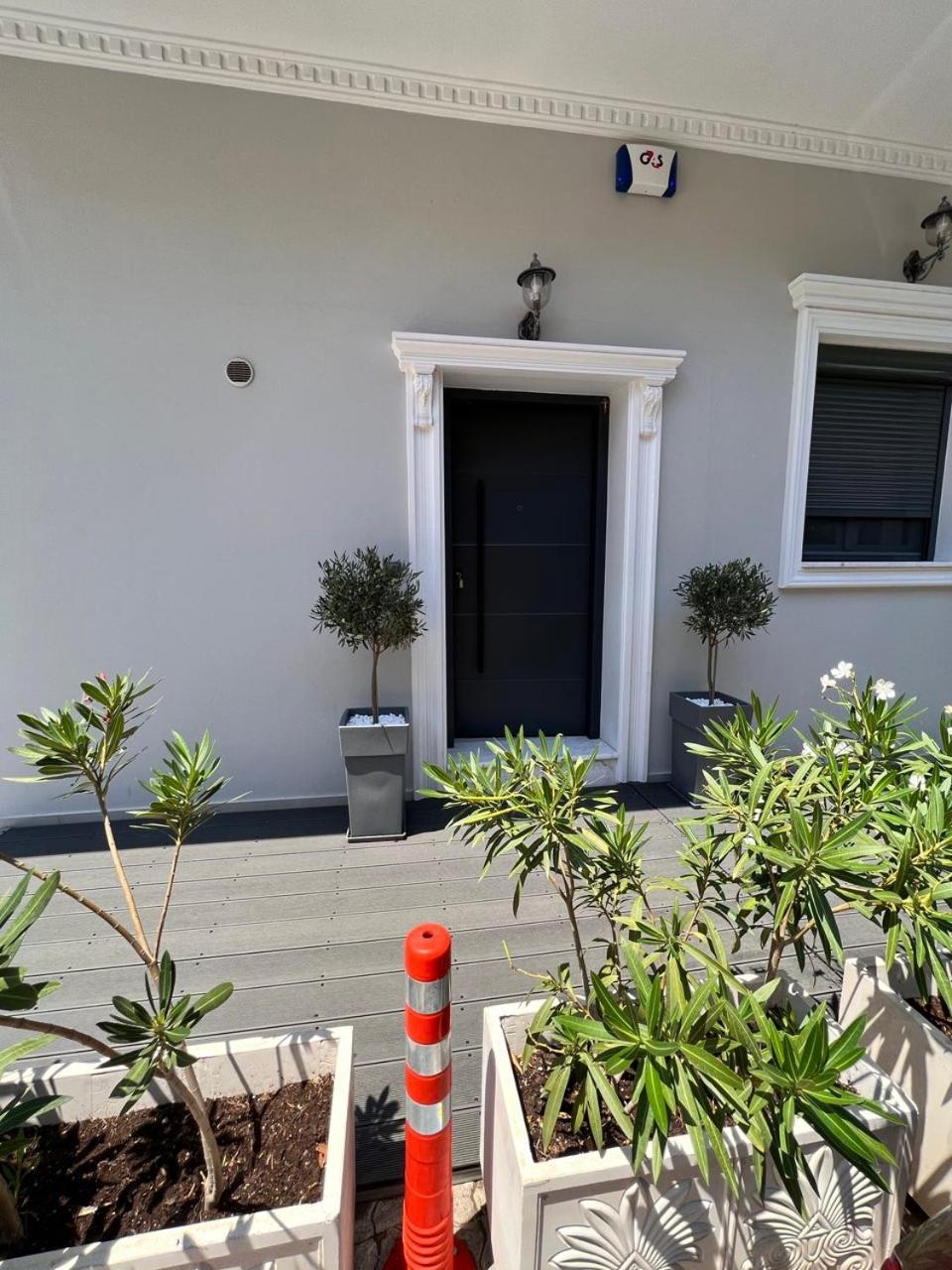 Kontis' Furnished Apartment Loutraki  Eksteriør bilde
