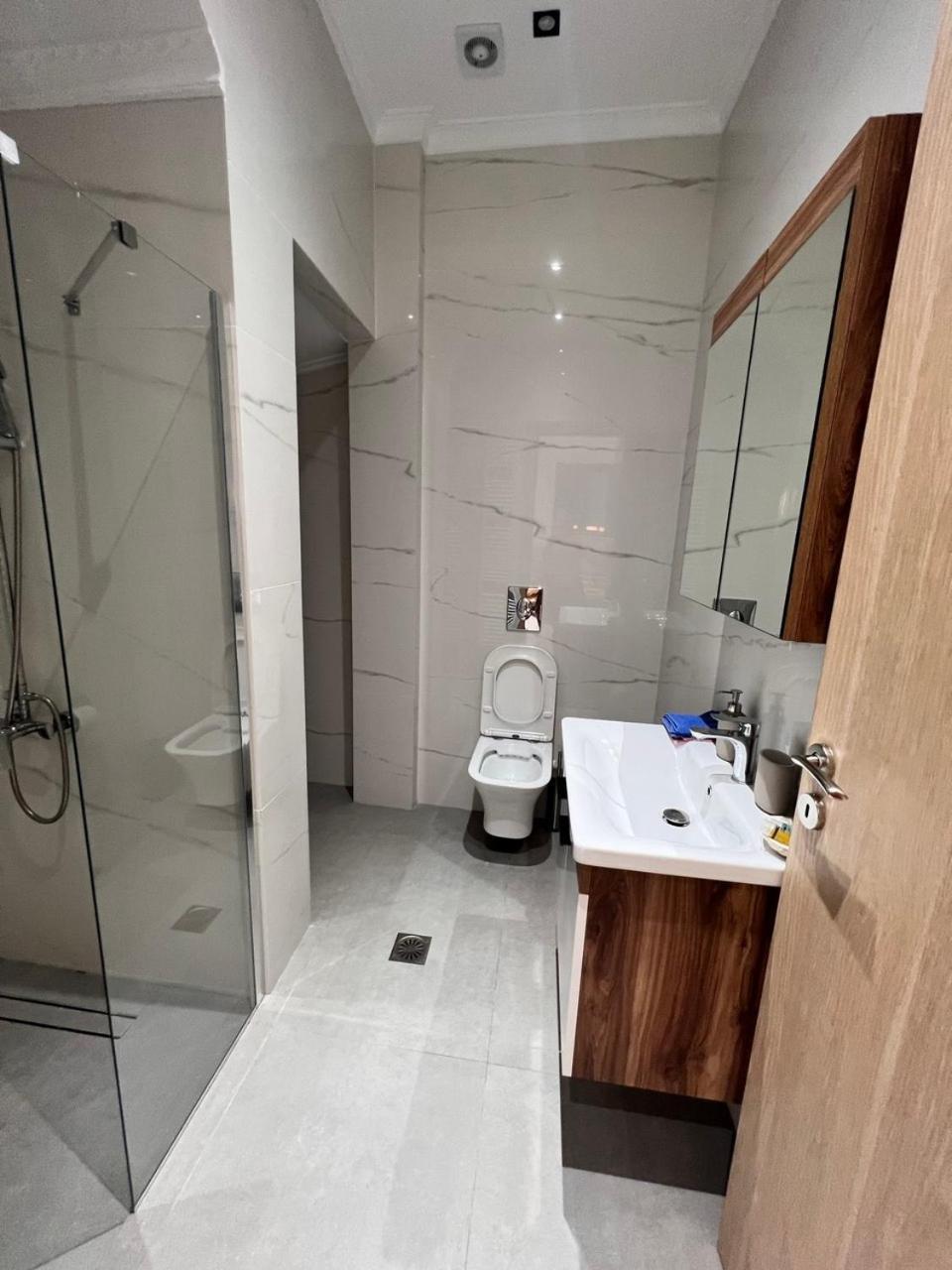 Kontis' Furnished Apartment Loutraki  Eksteriør bilde