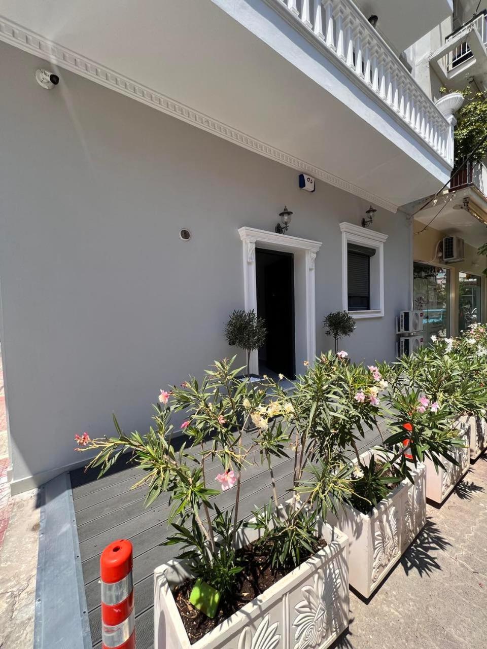 Kontis' Furnished Apartment Loutraki  Eksteriør bilde