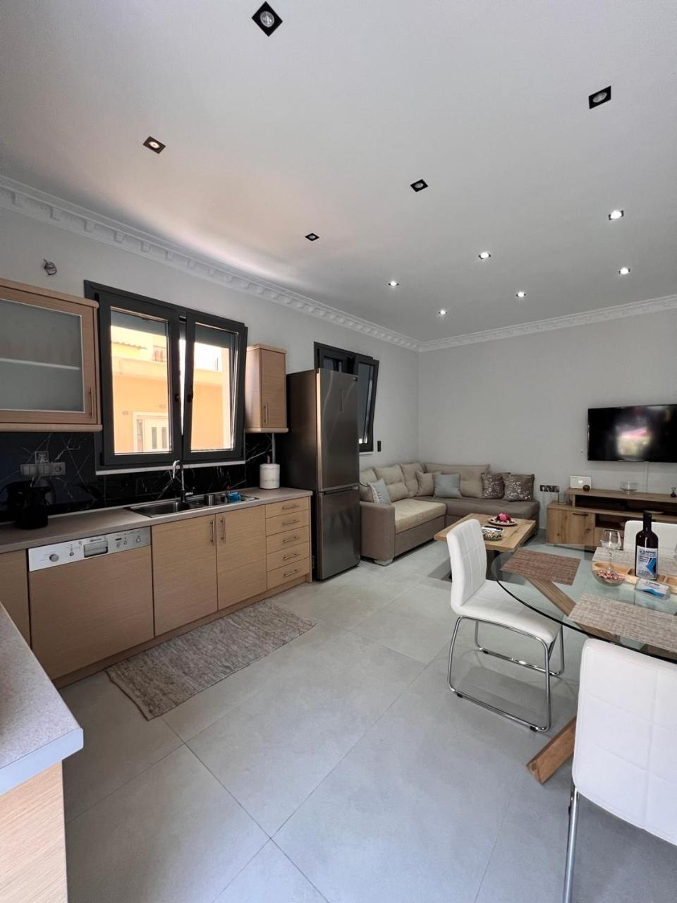 Kontis' Furnished Apartment Loutraki  Eksteriør bilde